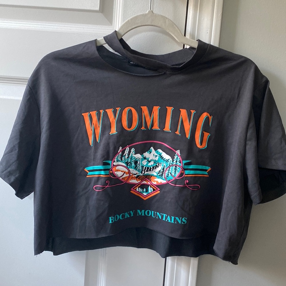 Unique cropped tee